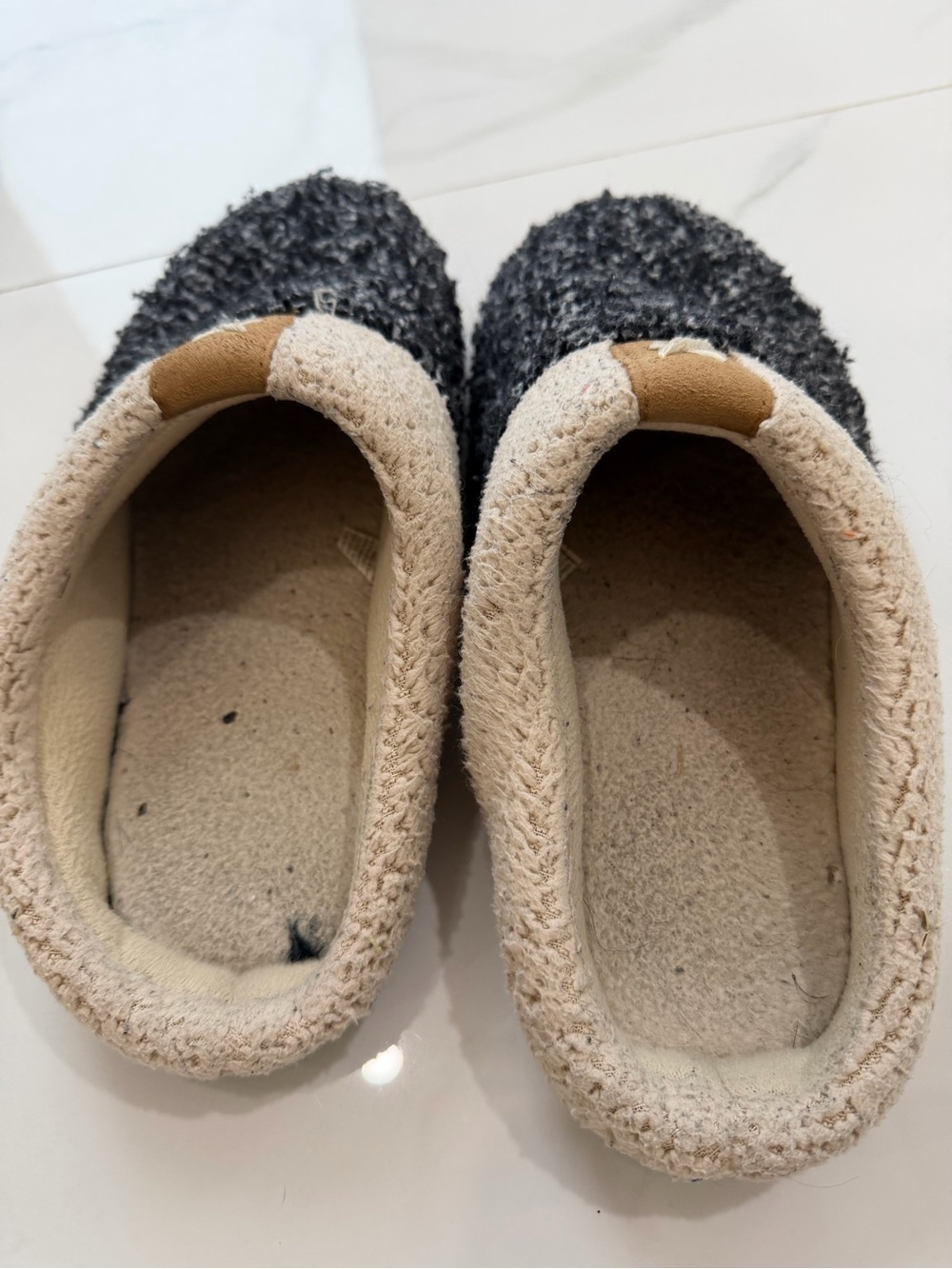 Slippers - Picture 2 of 3